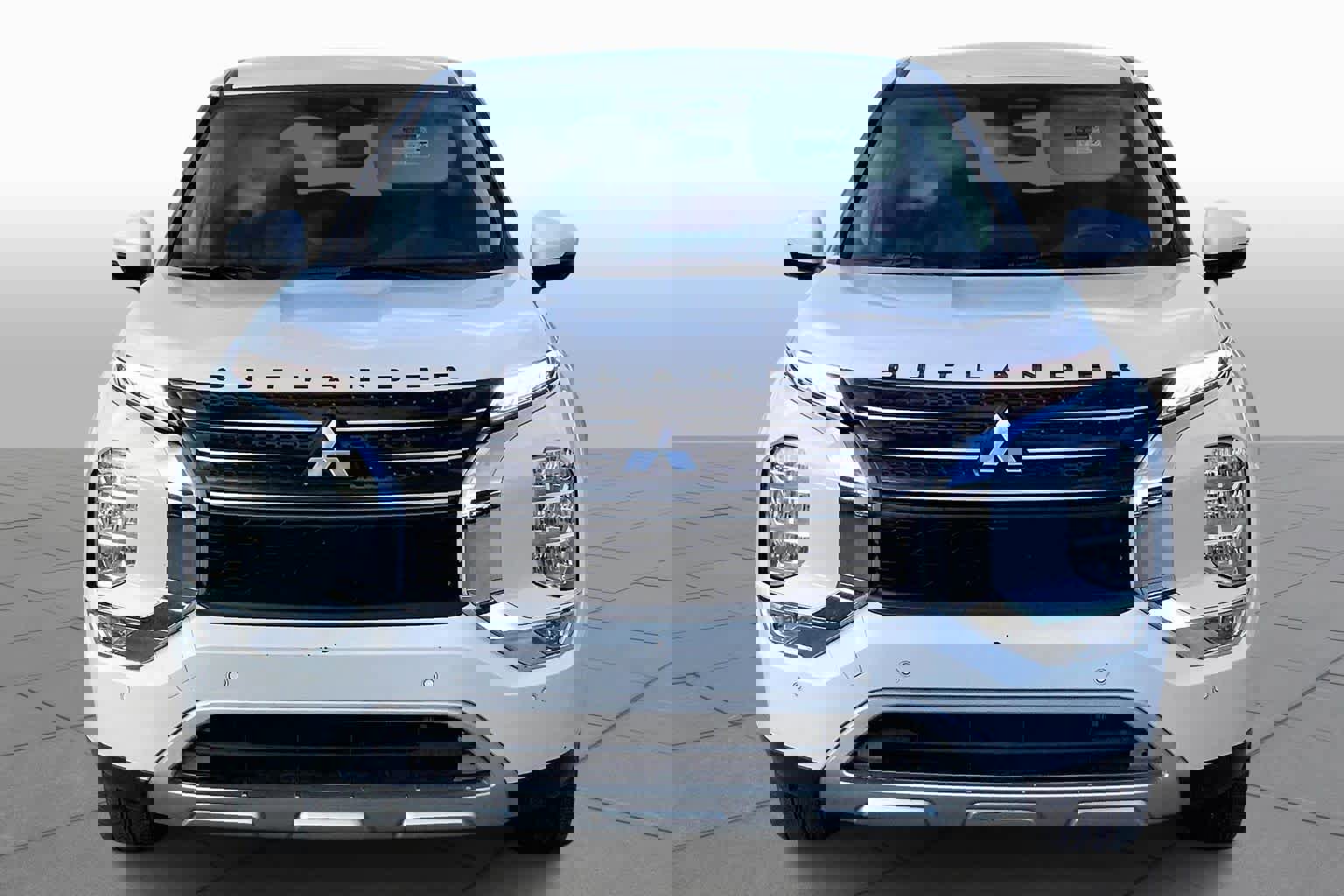 Used 2023 Mitsubishi Outlander SE image 3