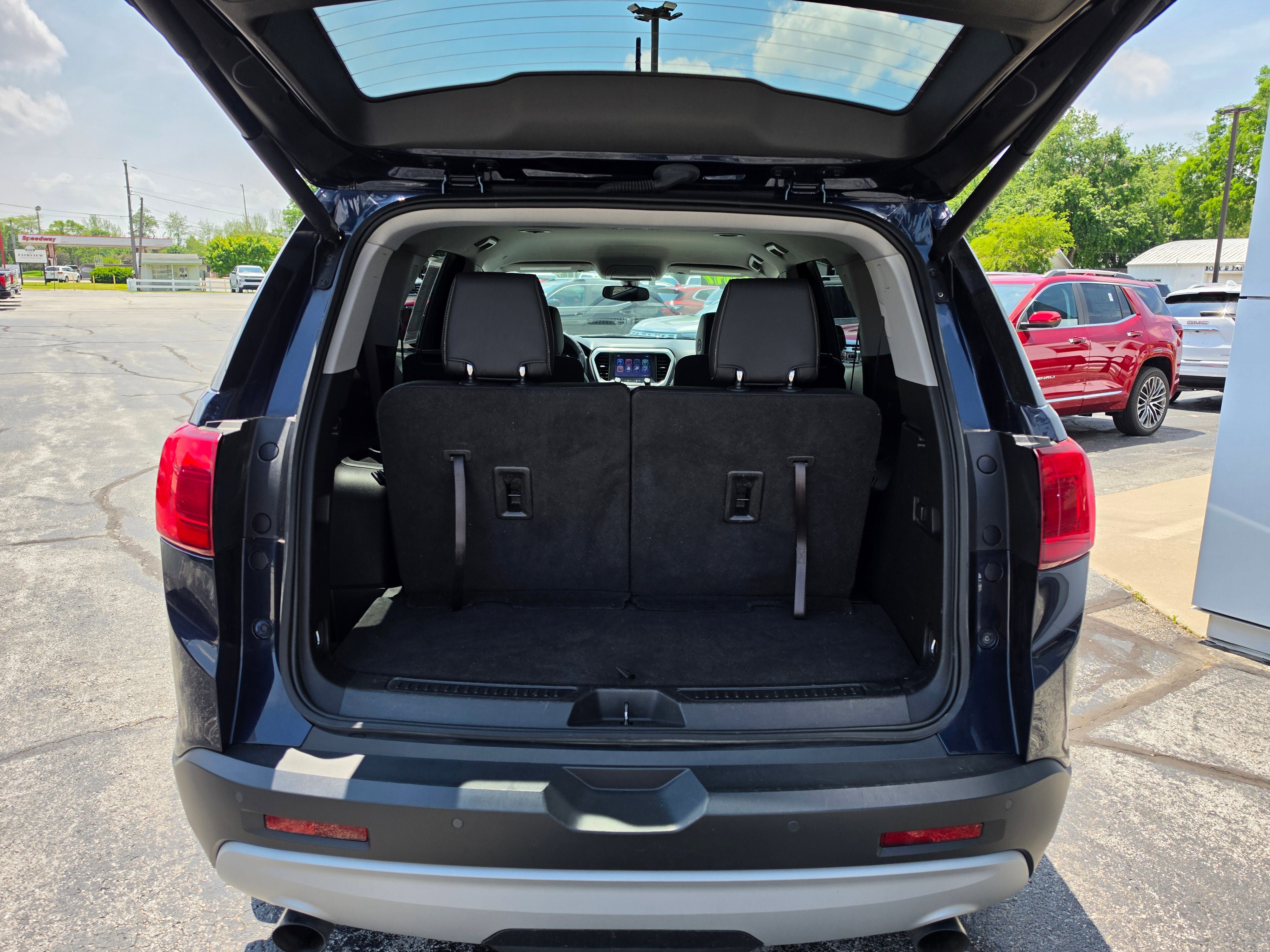 Used 2017 GMC Acadia SLT FWD image 6