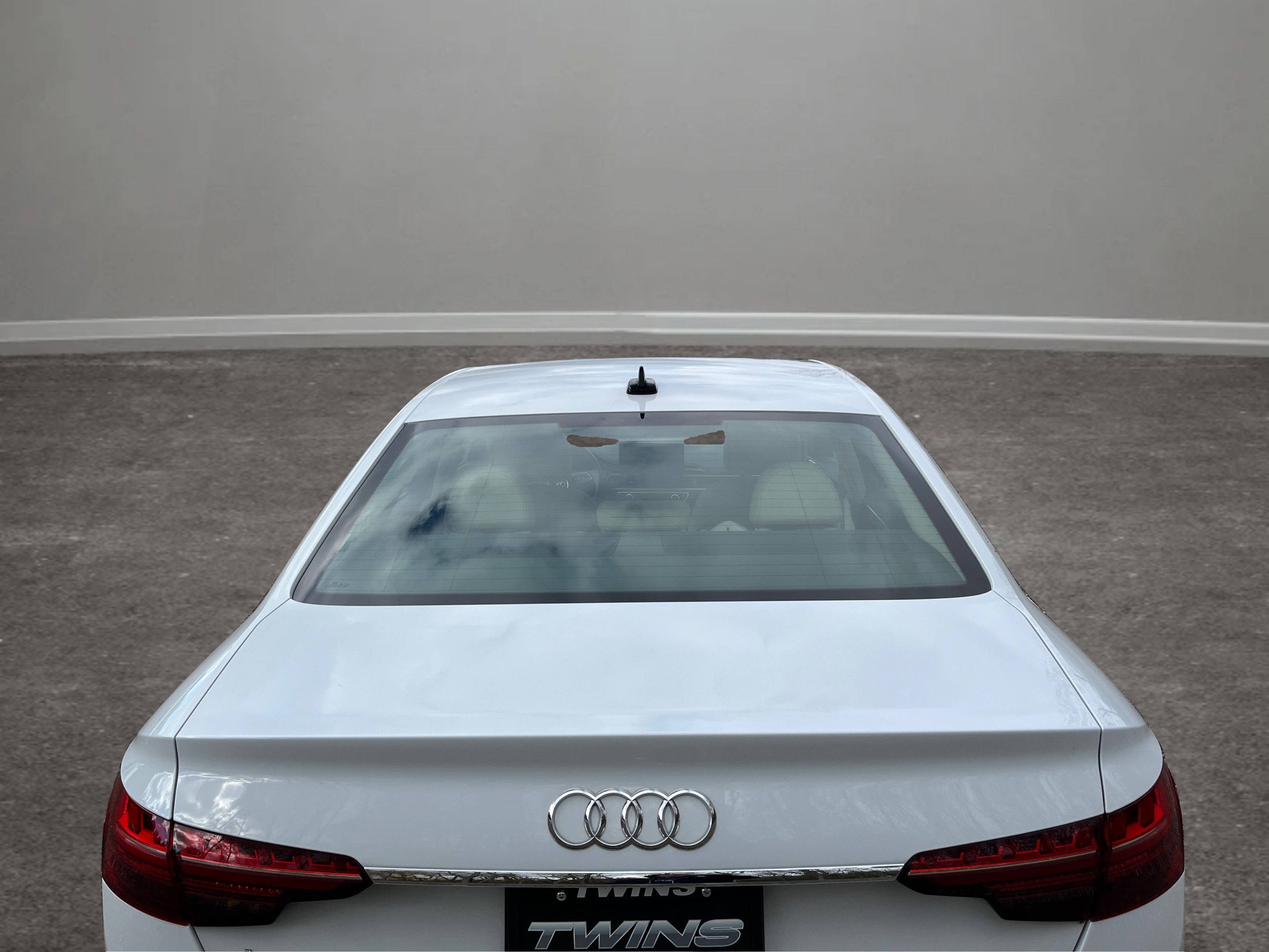 Used 2022 Audi A4 2.0T Premium w/ Convenience Package image 31