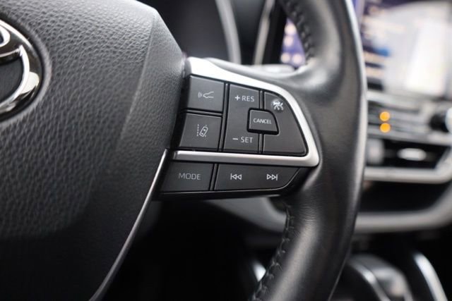 Used 2022 Toyota Highlander Limited image 25