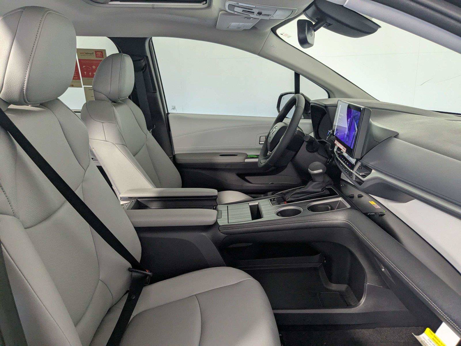 New 2026 Toyota Sienna XLE FWD image 23