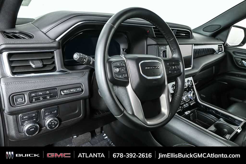 Used 2024 GMC Yukon XL Denali image 4