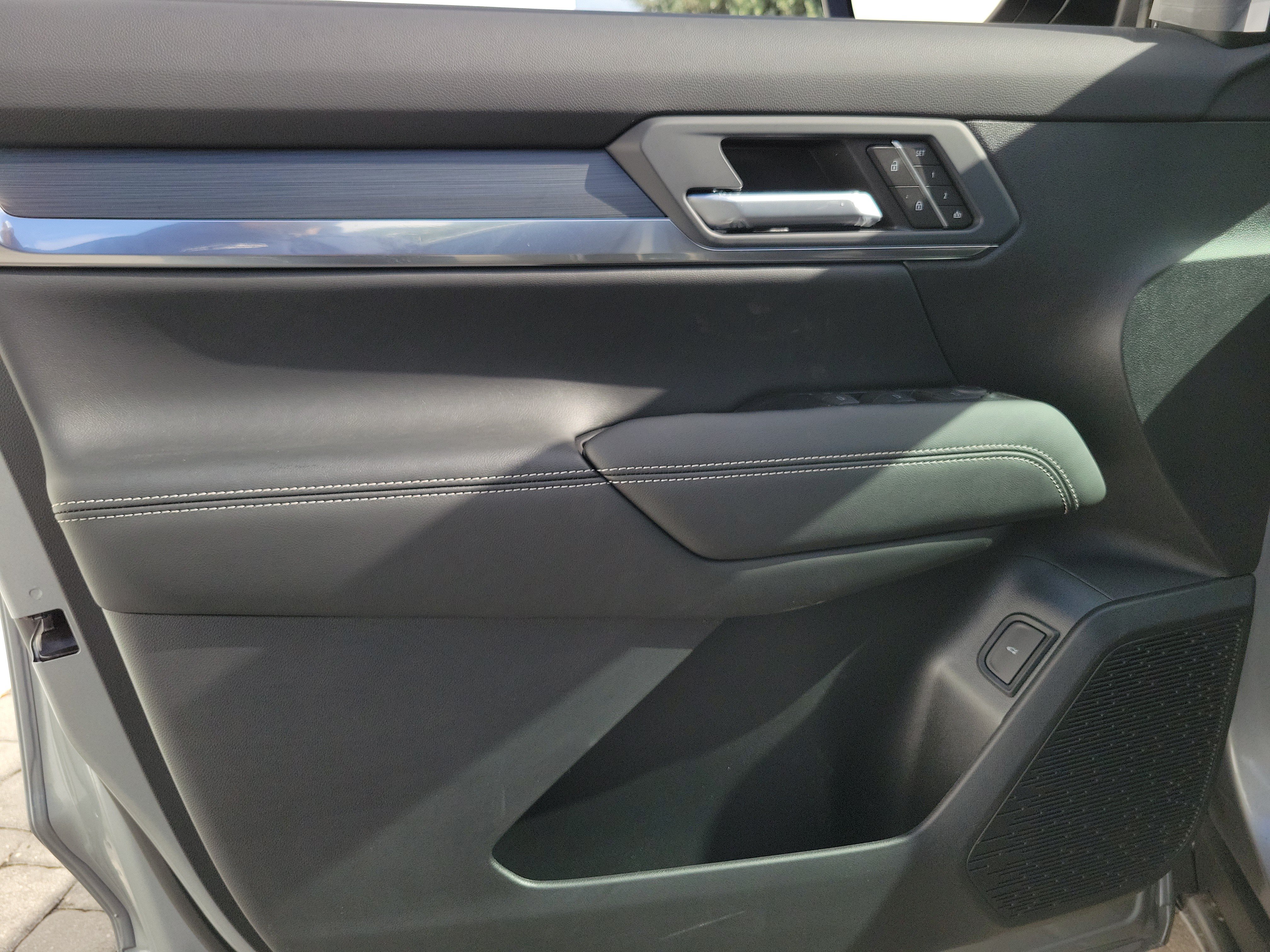 New 2027 GMC Terrain Elevation w/ Elevation Premium Package FWD image 18
