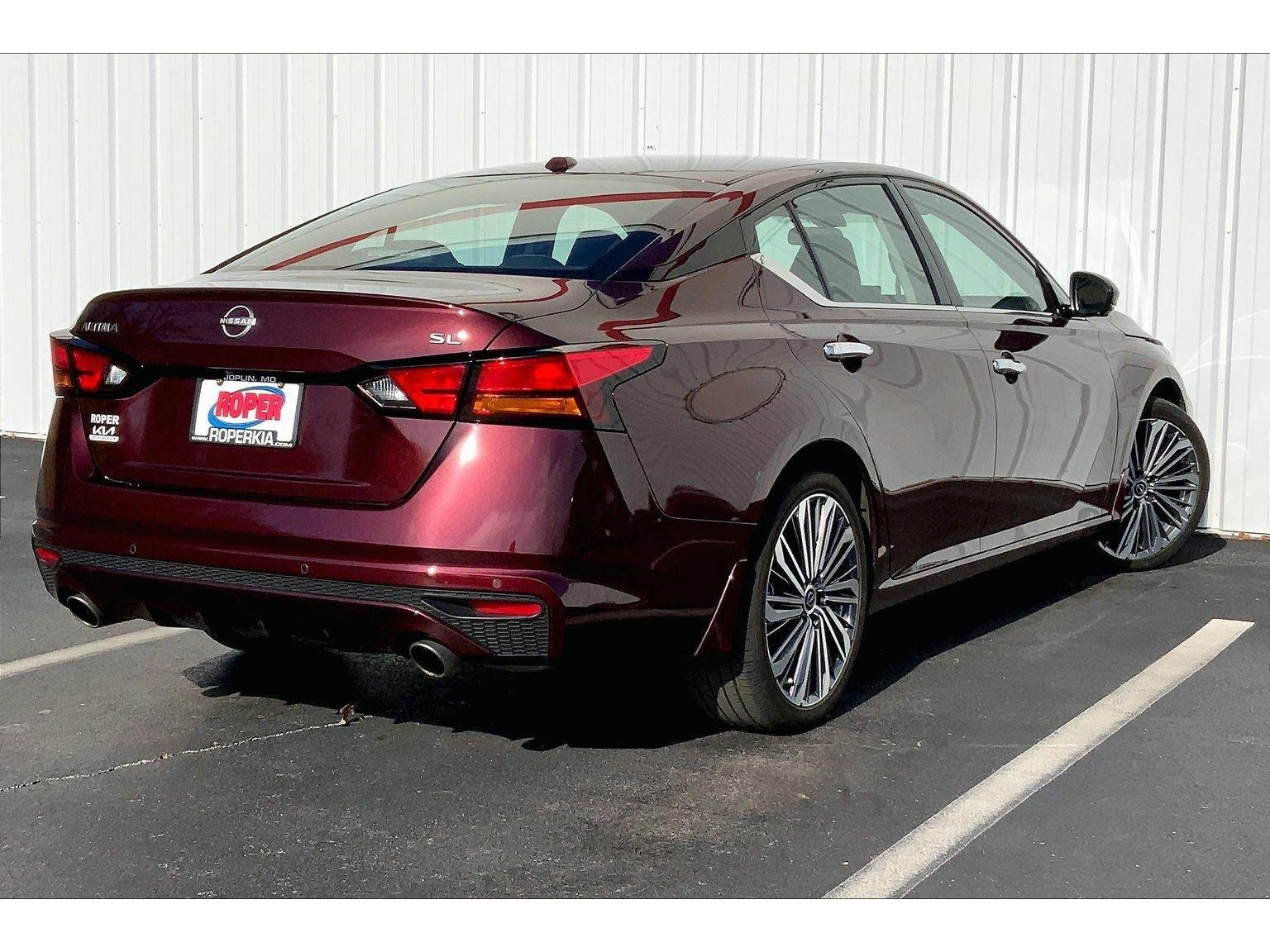 Used 2024 Nissan Altima 2.5 SL image 11