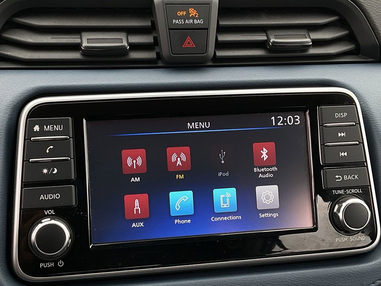 Used 2025 Nissan Versa SV image 28