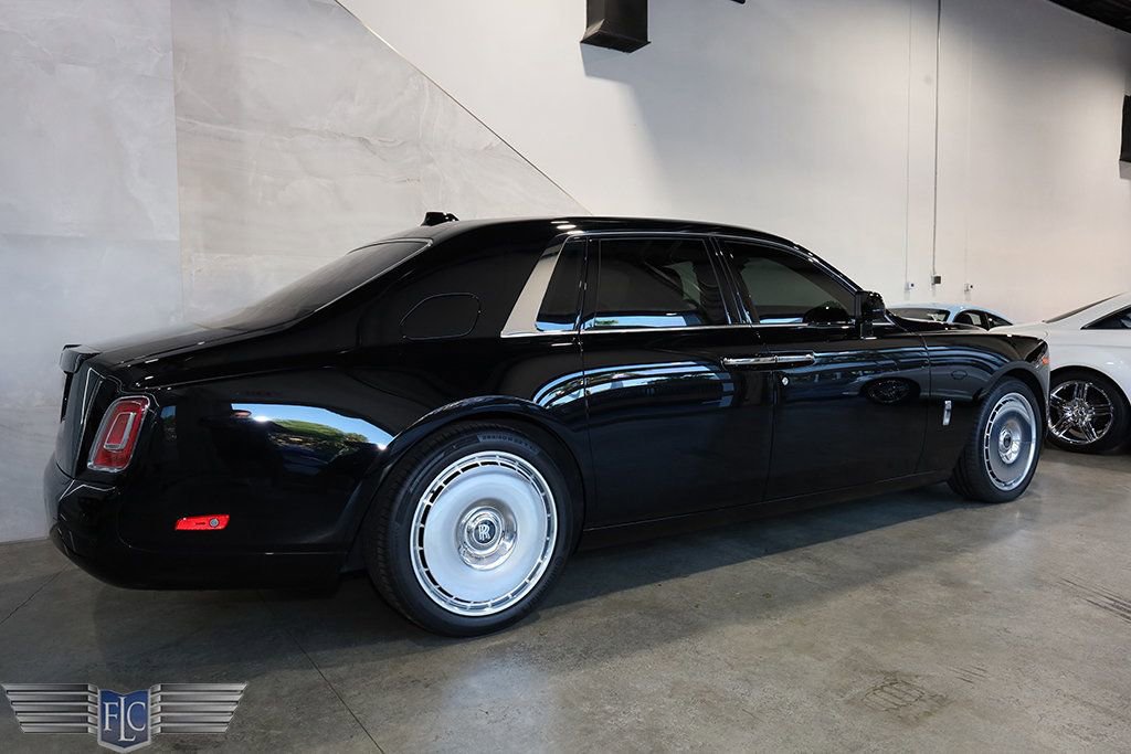 Used 2022 Rolls-Royce Phantom Sedan image 6