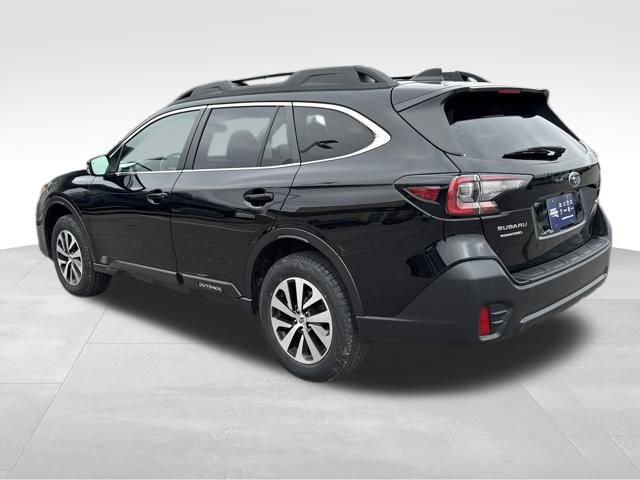 Used 2022 Subaru Outback Premium image 3