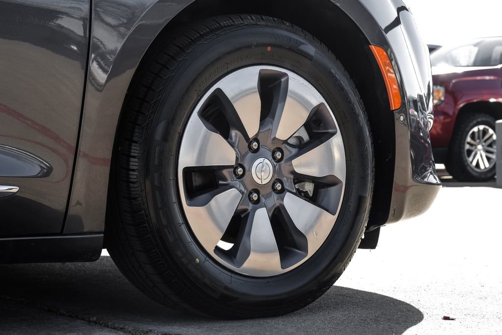 Used 2019 Chrysler Pacifica Limited w/ Advanced Safetytec Group image 66