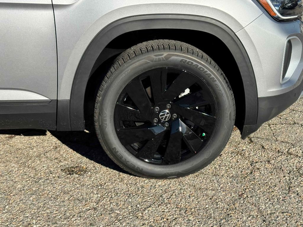 New 2026 Volkswagen Atlas SE image 9