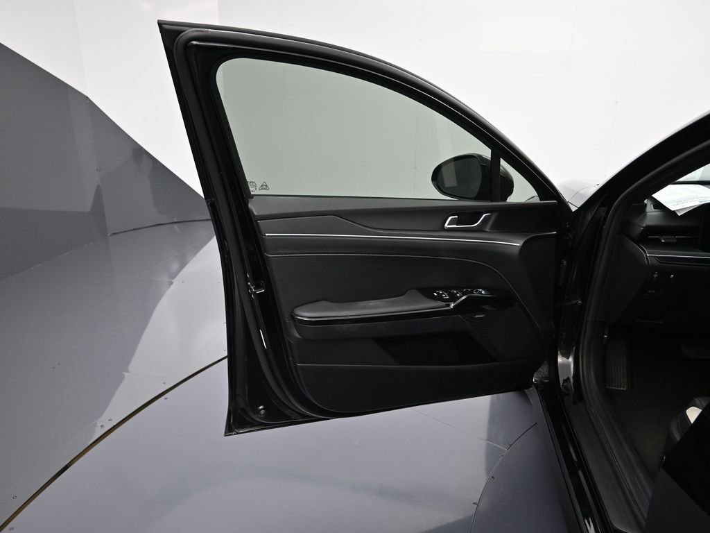 Used 2025 Kia K5 GT-Line w/ GT-Line Premium Package image 11