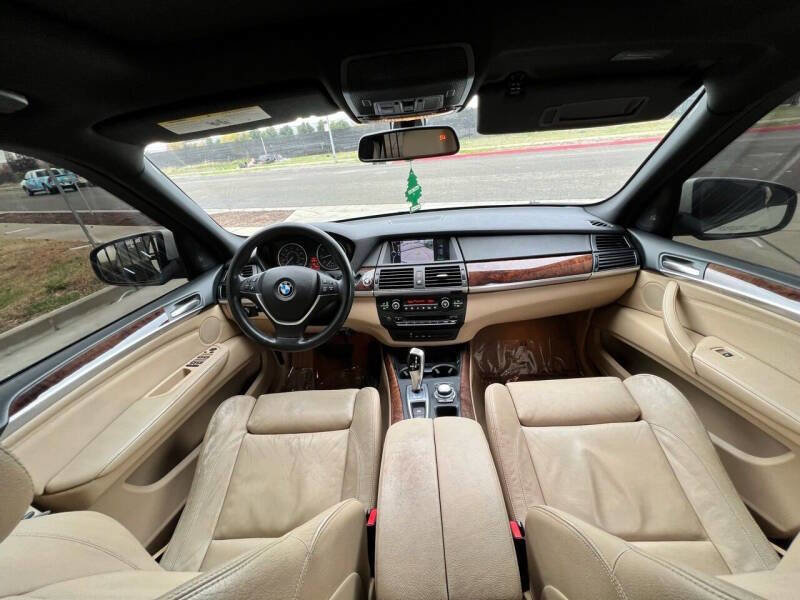 Used 2011 BMW X5 xDrive50i image 30
