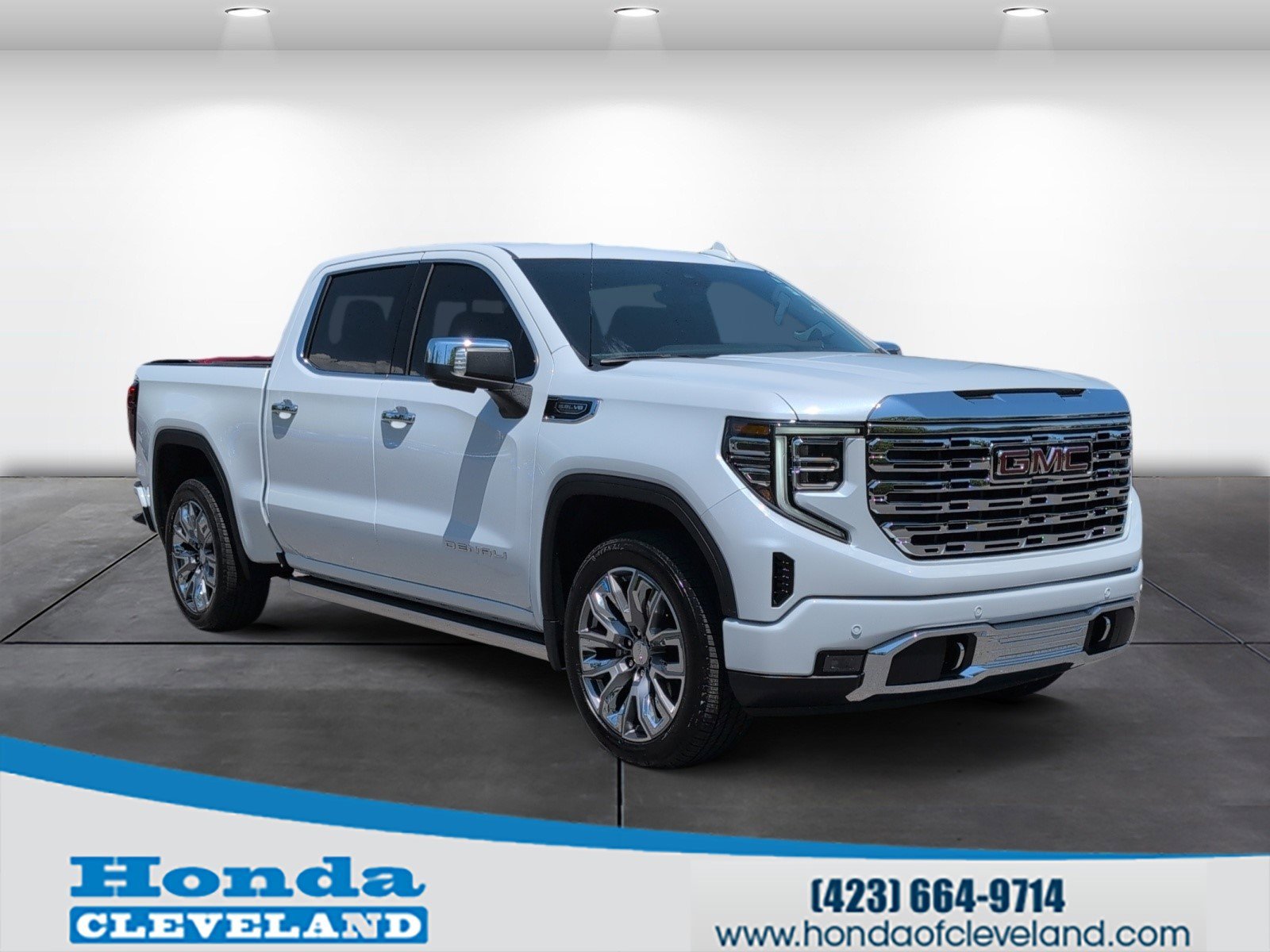 Used 2026 GMC Sierra 1500 Denali w/ Denali Reserve Package AWD/4WD image 1