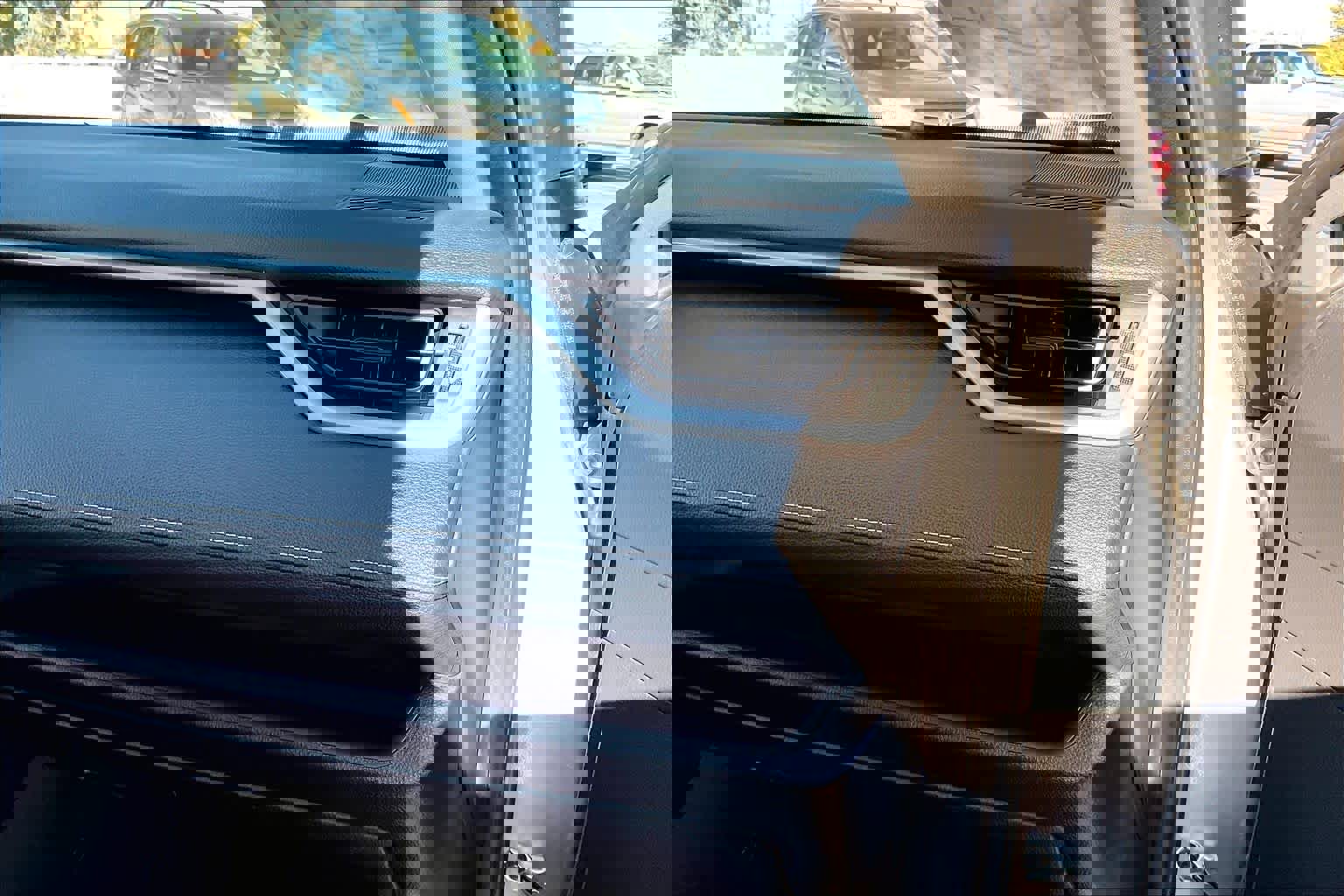 Used 2019 Toyota RAV4 LE w/ Carpet Mat Package image 17