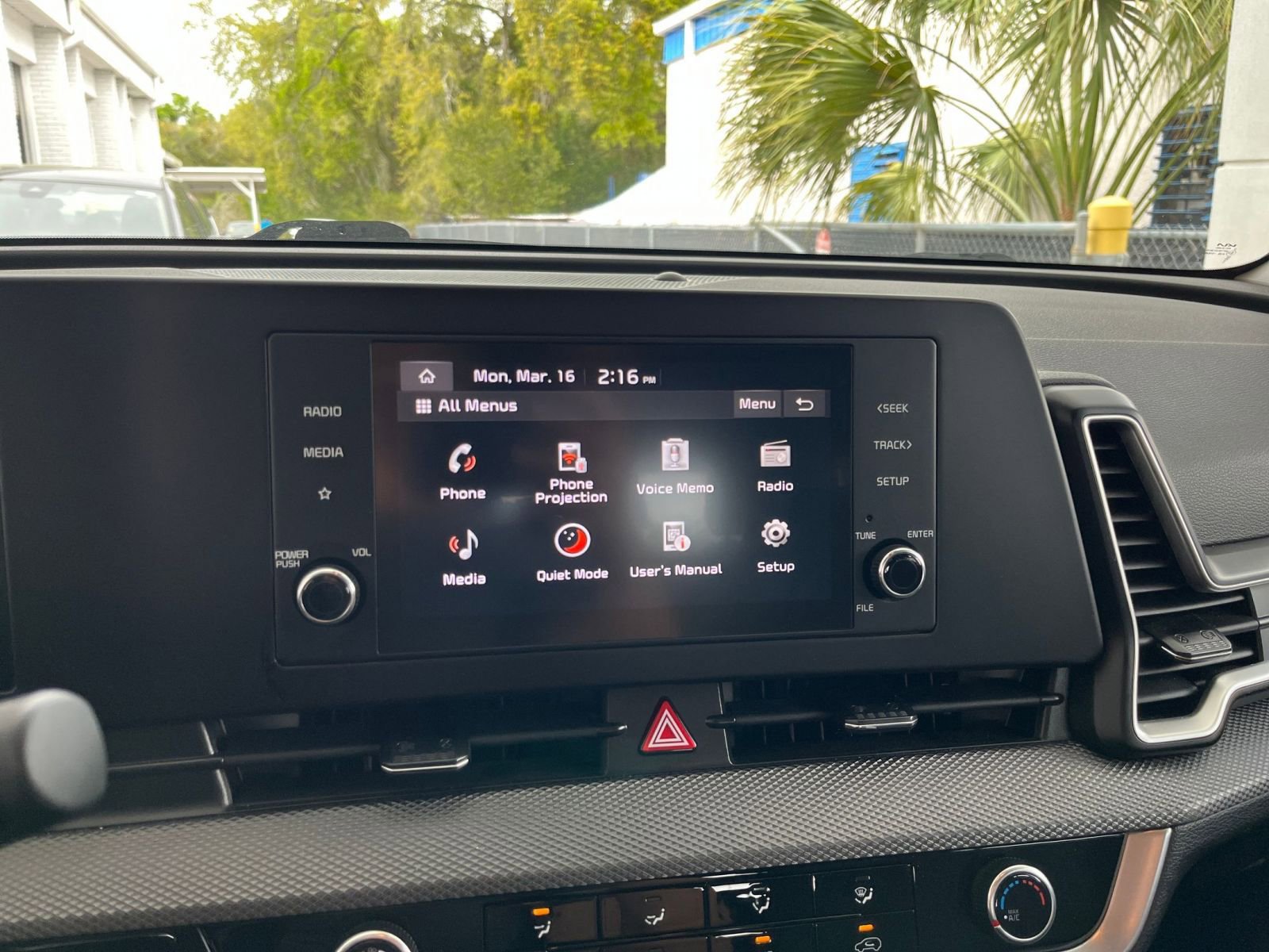 Used 2025 Kia Sportage LX image 31