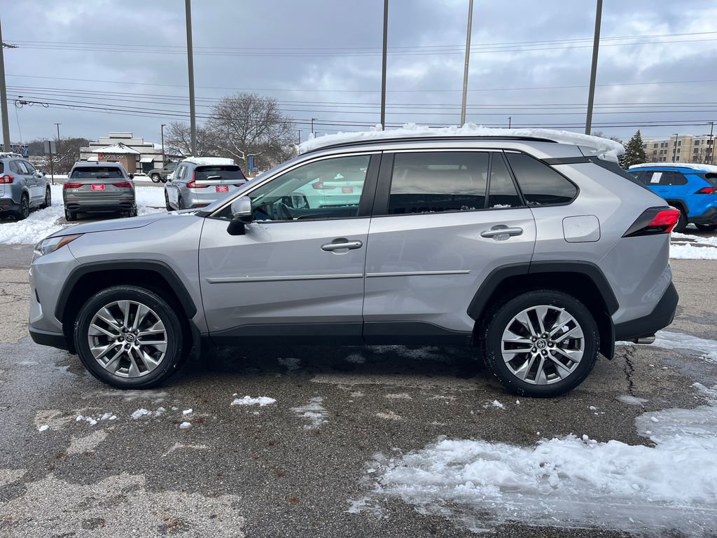 Certified 2022 Toyota RAV4 XLE Premium image 2