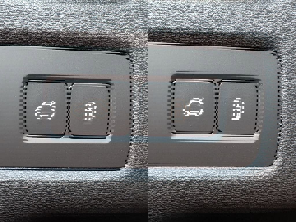 New 2026 Volvo XC60 T8 Core w/ Protection Package Premier image 32