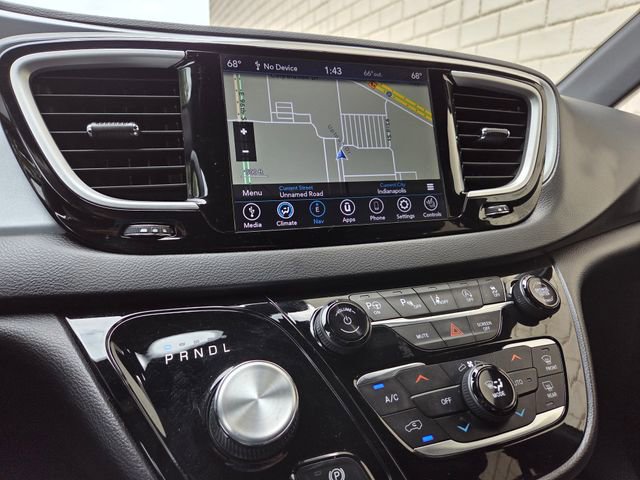 Used 2020 Chrysler Pacifica Touring-L Plus w/ Advanced Safetytec Group FWD image 45