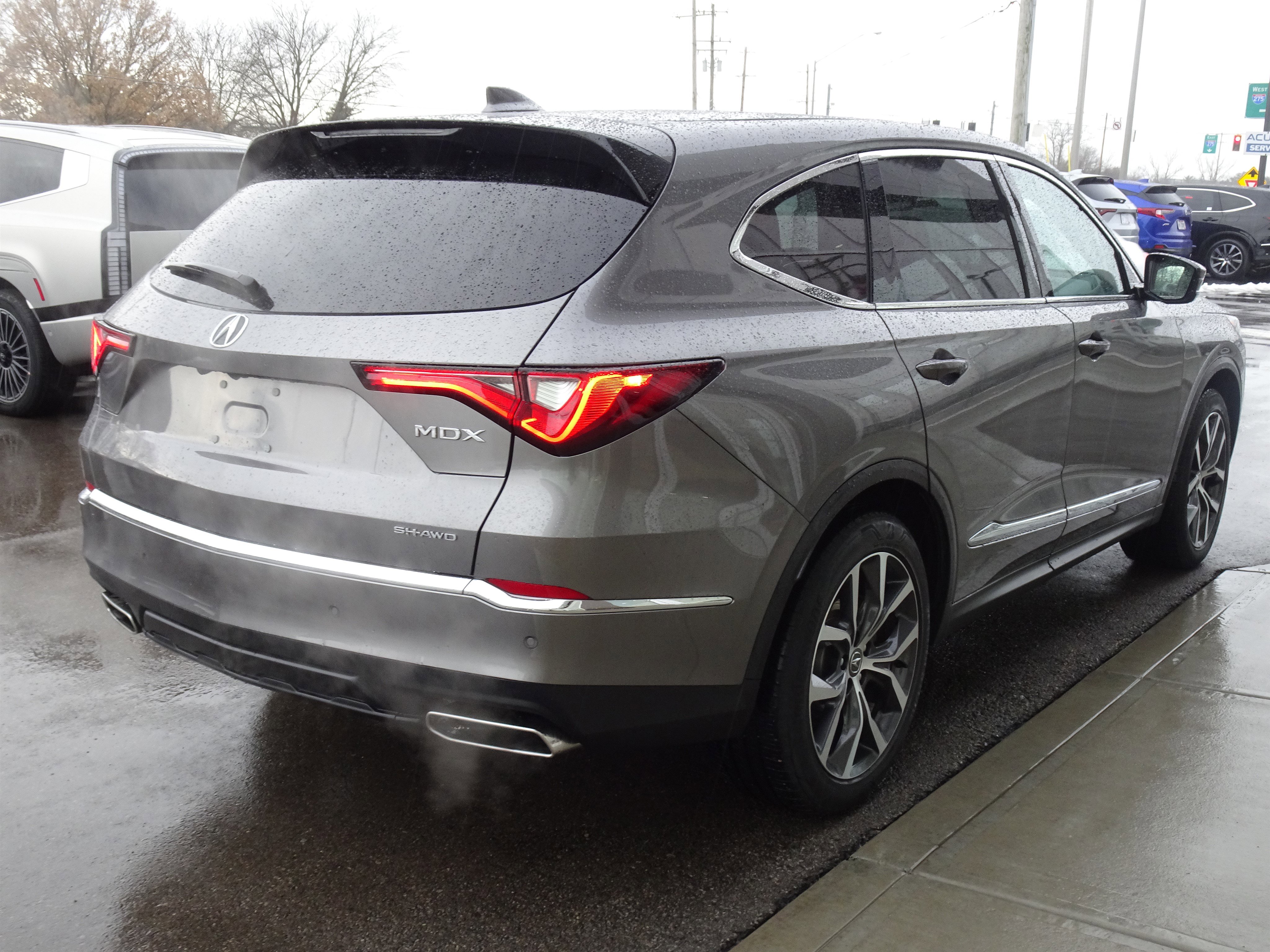 Used 2022 Acura MDX SH-AWD w/ Technology Package image 5