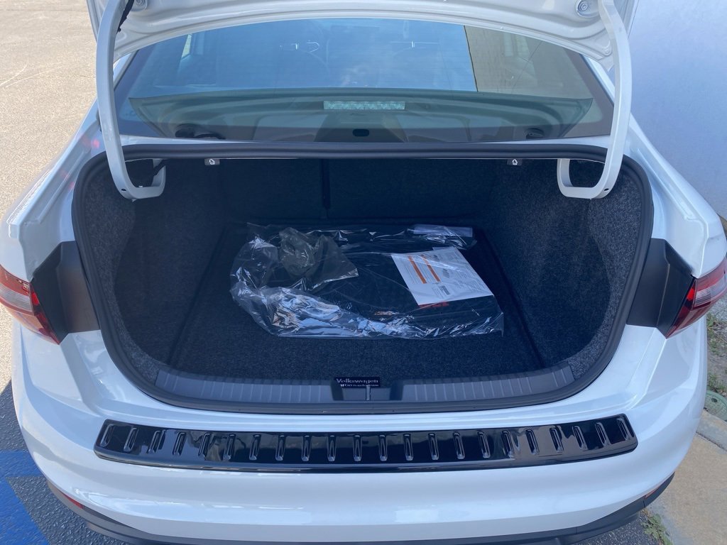 New 2025 Volkswagen Jetta GLI Autobahn image 28