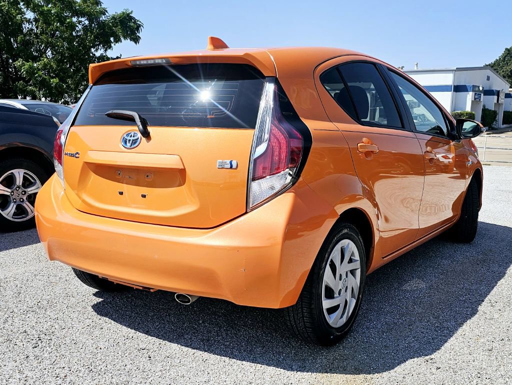 Used 2015 Toyota Prius C image 6