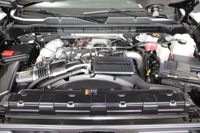 Used 2024 Chevrolet Silverado 2500 ZR2 w/ Technology Package image 29