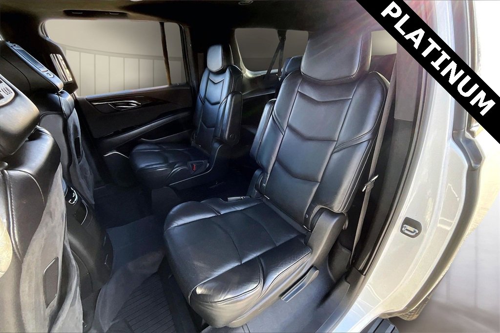 Used 2019 Cadillac Escalade ESV Platinum image 28
