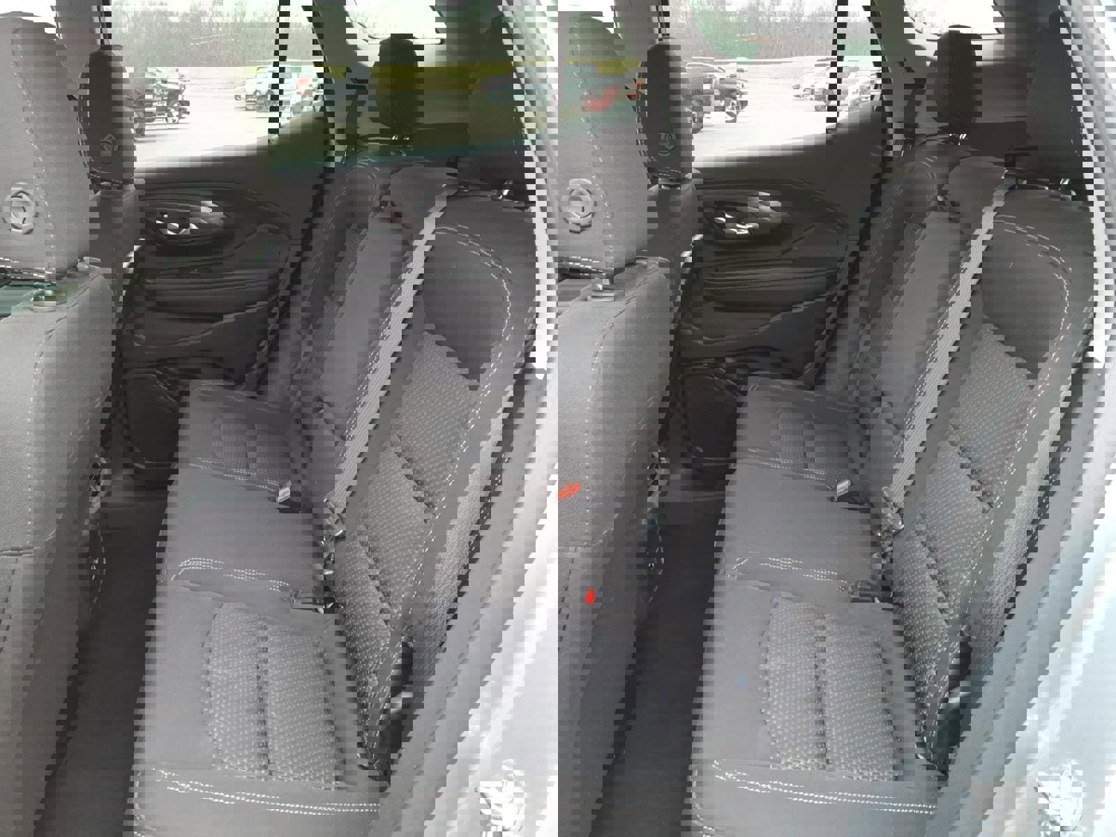 Used 2024 GMC Terrain SLE image 9