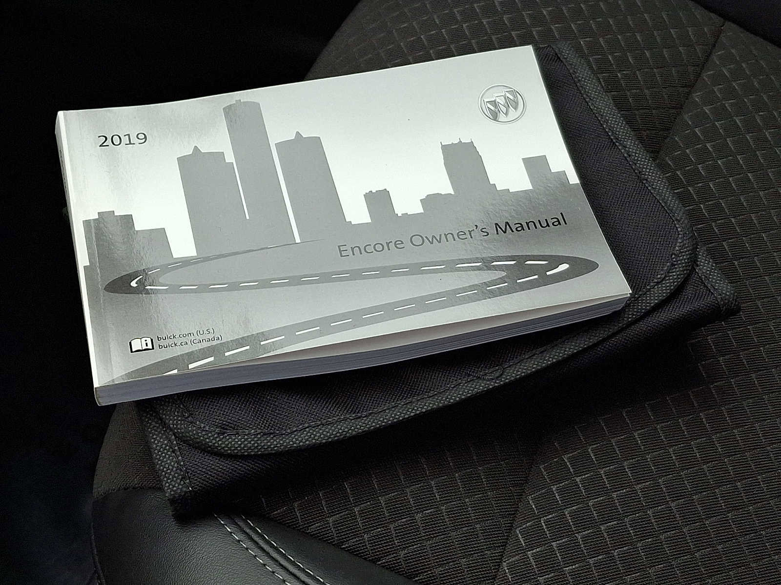 Used 2019 Buick Encore Sport Touring w/ Safety Package image 28