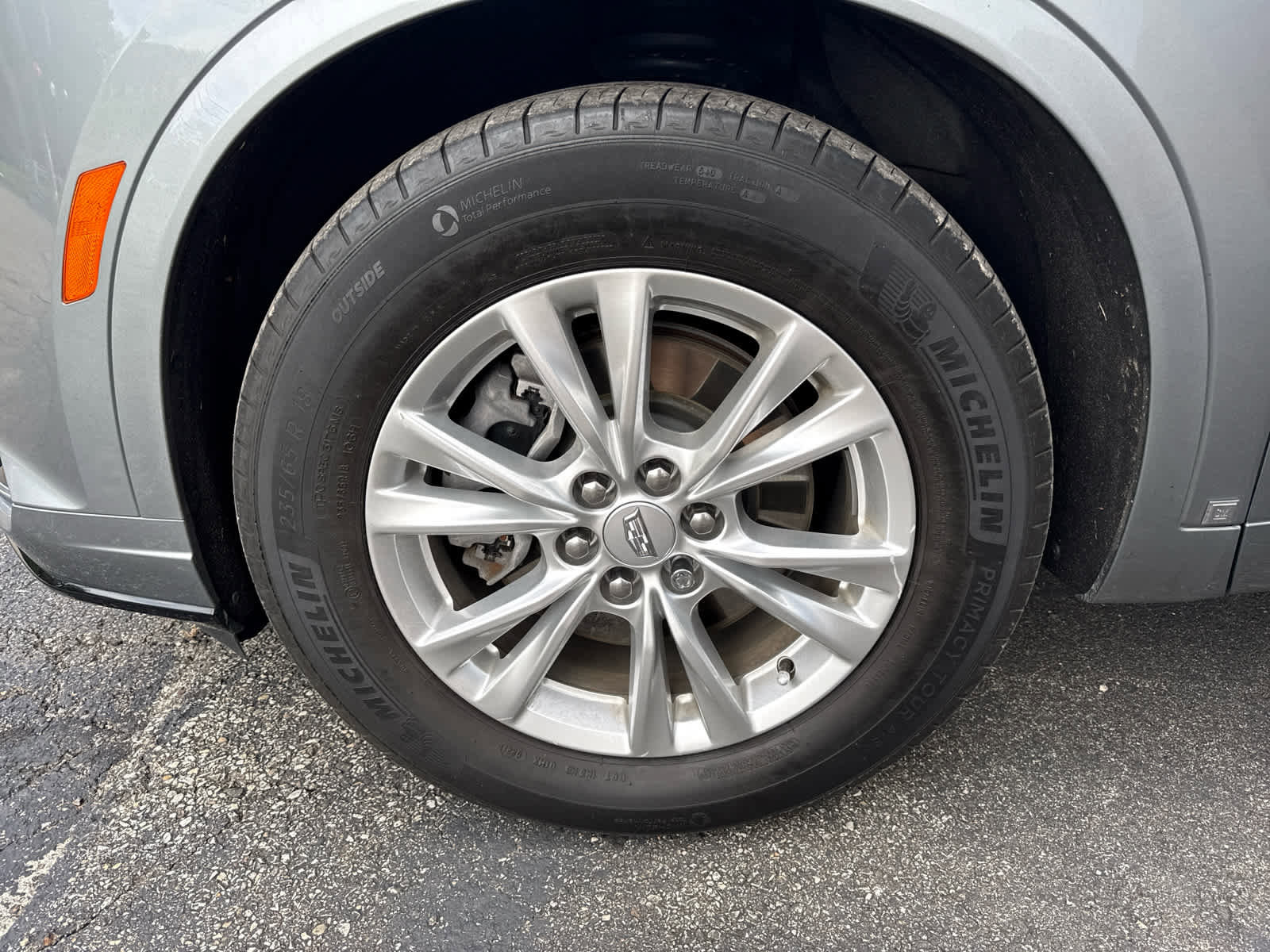 Used 2024 Cadillac XT6 Luxury w/ LPO, Floor Liner Package image 3