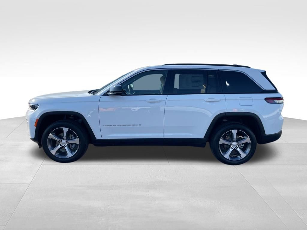 New 2026 Jeep Grand Cherokee Limited w/ Luxury Tech Group II RWD image 4