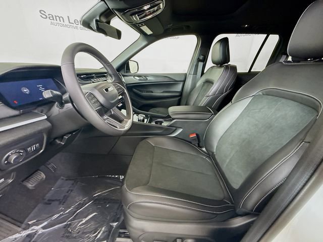 New 2025 Jeep Grand Cherokee Altitude image 20