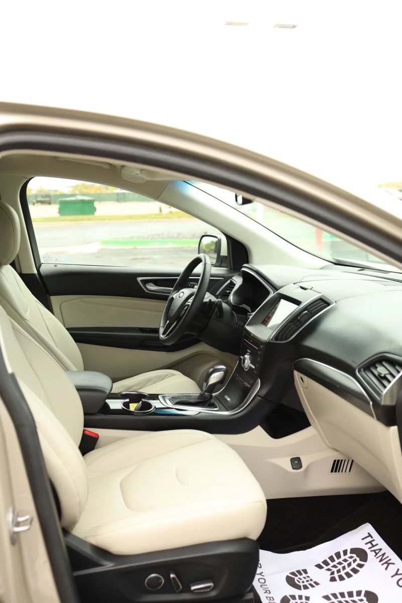 Used 2018 Ford Edge Titanium w/ Ford Safe & Smart Package AWD/4WD image 47
