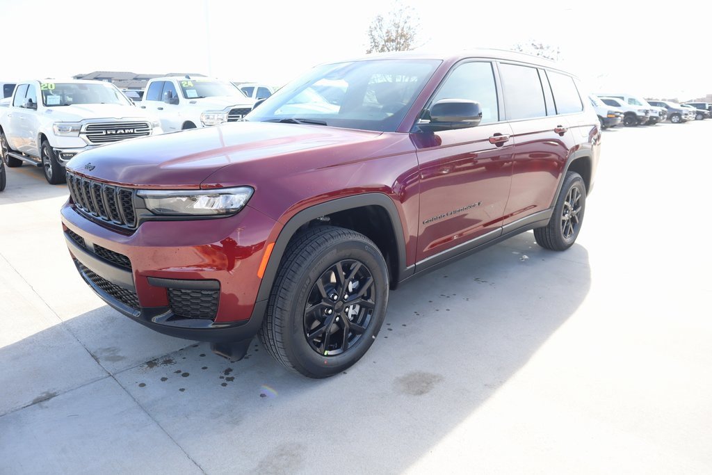 New 2025 Jeep Grand Cherokee L Altitude image 10