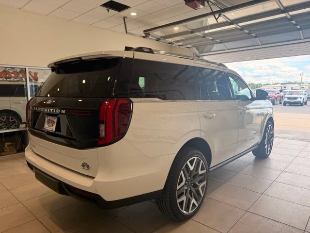 New 2027 Ford Expedition Platinum w/ Platinum Ultimate Package AWD/4WD image 4
