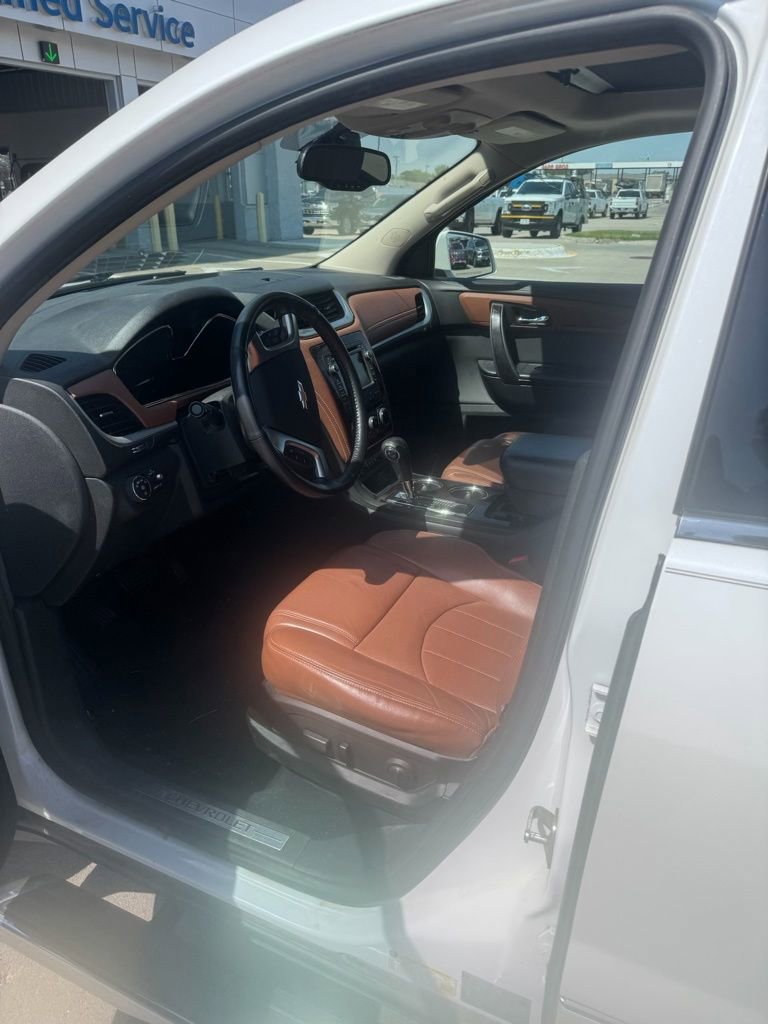 Used 2017 Chevrolet Traverse Premier w/ LPO, 'HIT The Road' Package AWD/4WD image 6