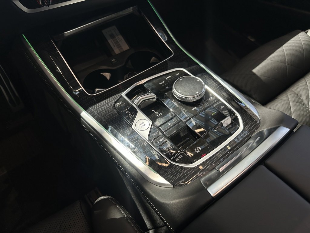 New 2026 BMW X5 xDrive50e w/ M Sport Package image 10