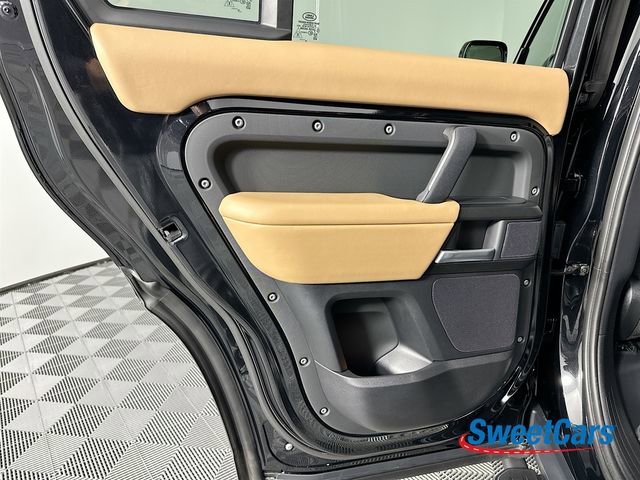 Used 2025 Land Rover Defender 110 V8 image 44
