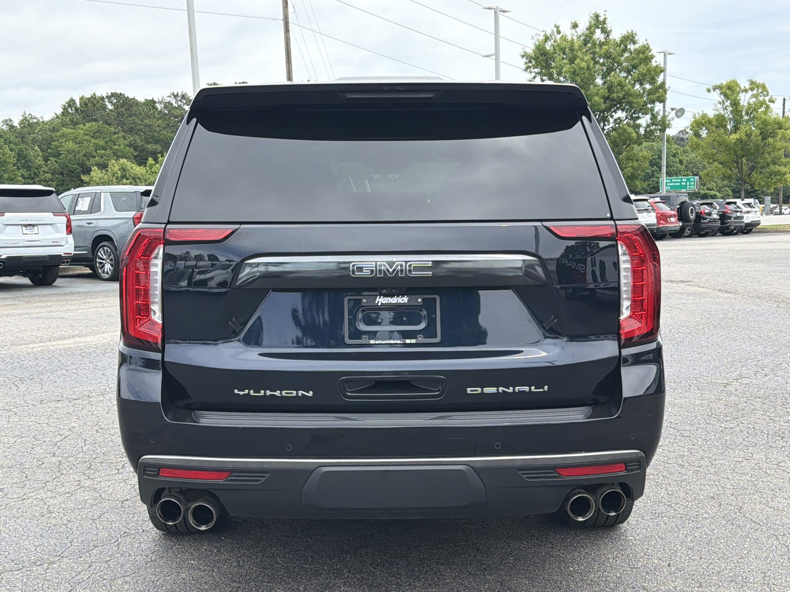 Used 2024 GMC Yukon XL Denali Ultimate AWD/4WD image 11