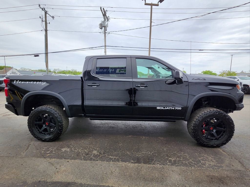 New 2026 Chevrolet Silverado 1500 ZR2 w/ Dark Appearance Package AWD/4WD image 6