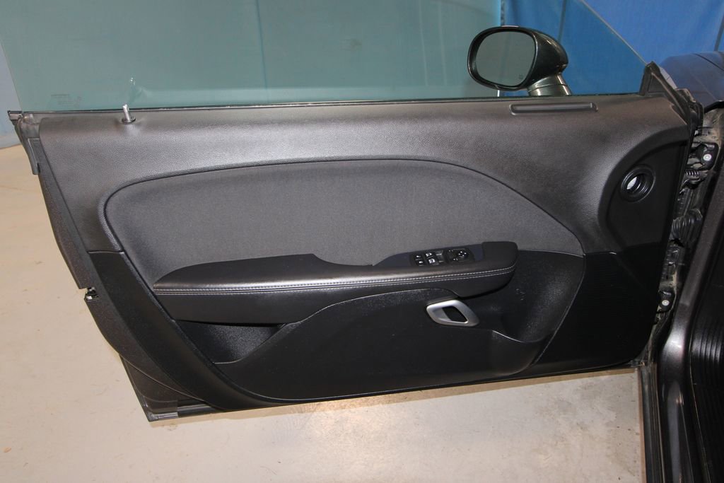 Used 2019 Dodge Challenger SXT image 5