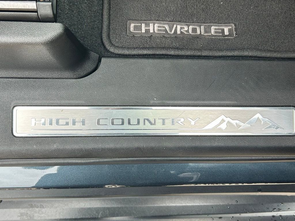 Used 2021 Chevrolet Suburban High Country RWD image 44