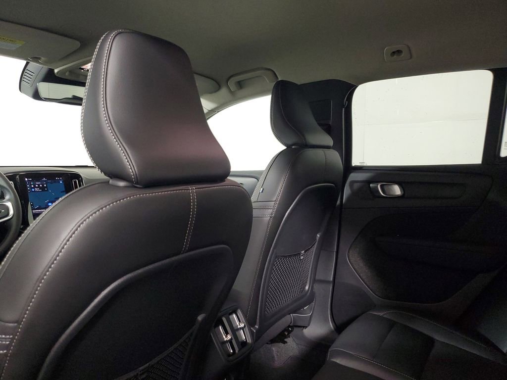 Certified 2026 Volvo XC40 B5 Core w/ Climate Package image 16