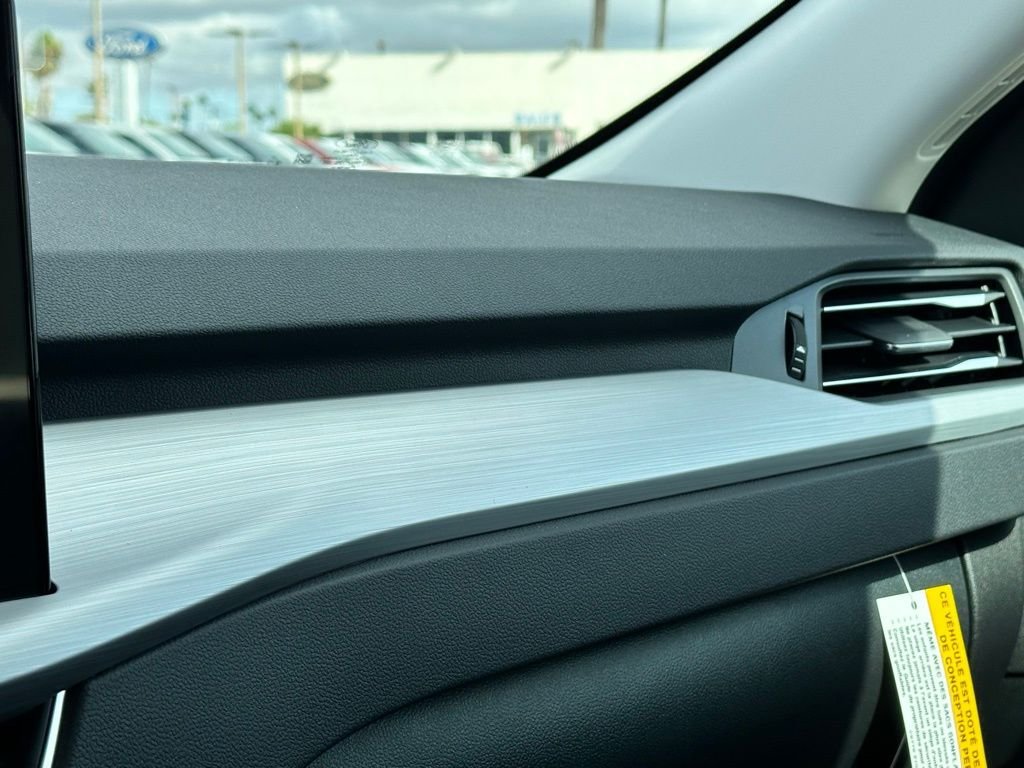 New 2024 Ford Escape SE w/ PHEV Premium Package FWD image 16
