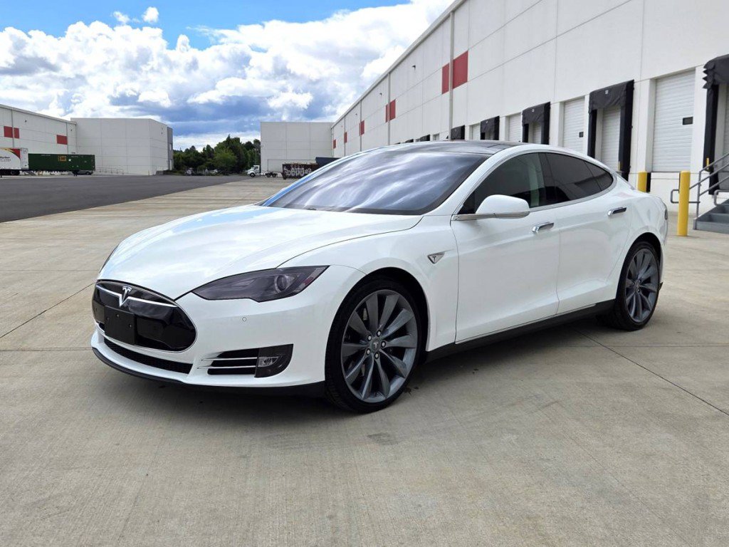 Used 2014 Tesla Model S 85 RWD image 1