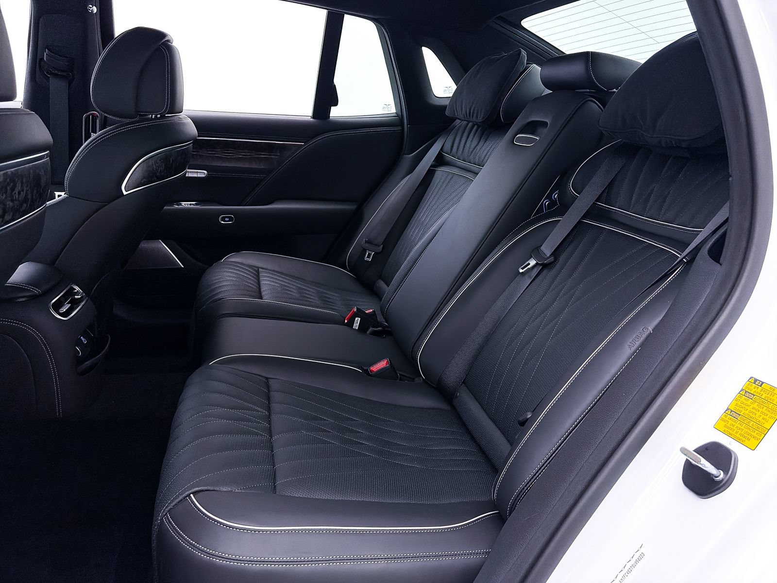 Used 2025 Genesis G90 3.5T AWD/4WD image 48
