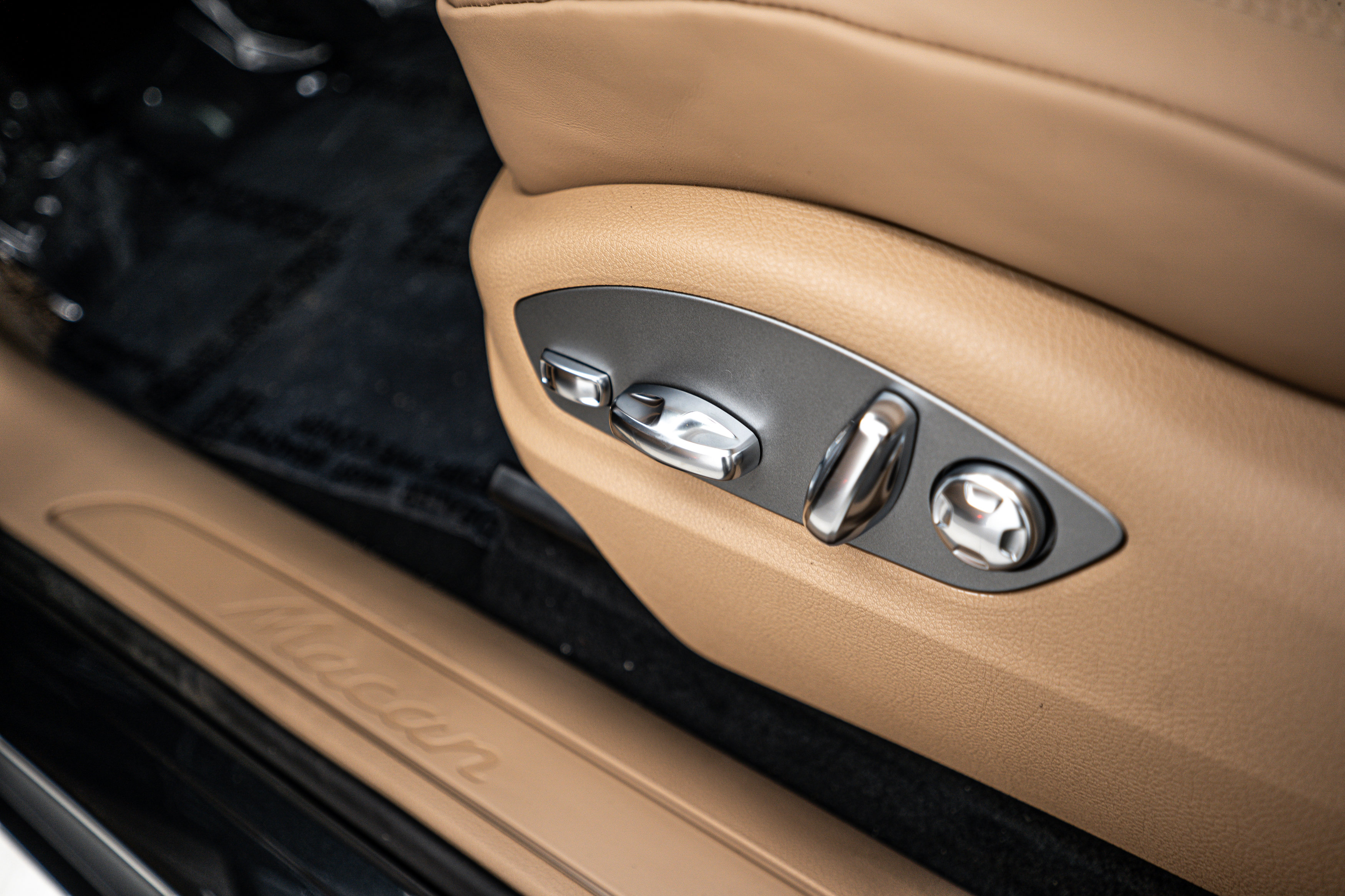 New 2025 Porsche Macan image 20