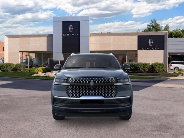 New 2025 Lincoln Navigator L Reserve AWD/4WD image 7