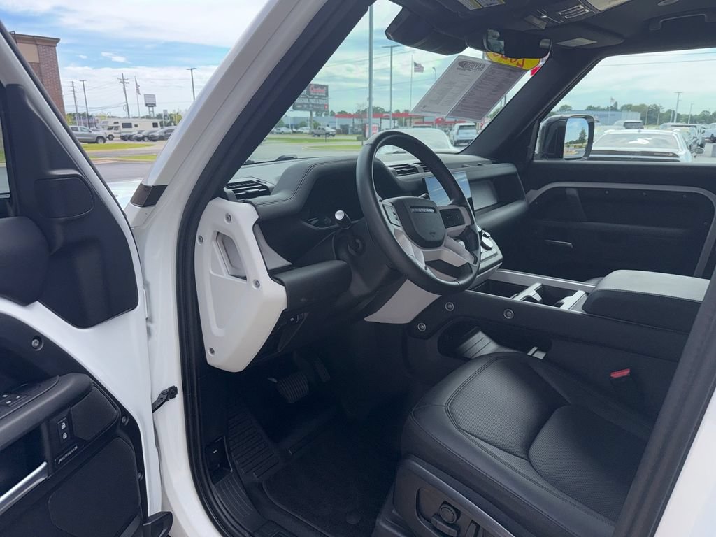 Used 2025 Land Rover Defender 110 S AWD/4WD image 16