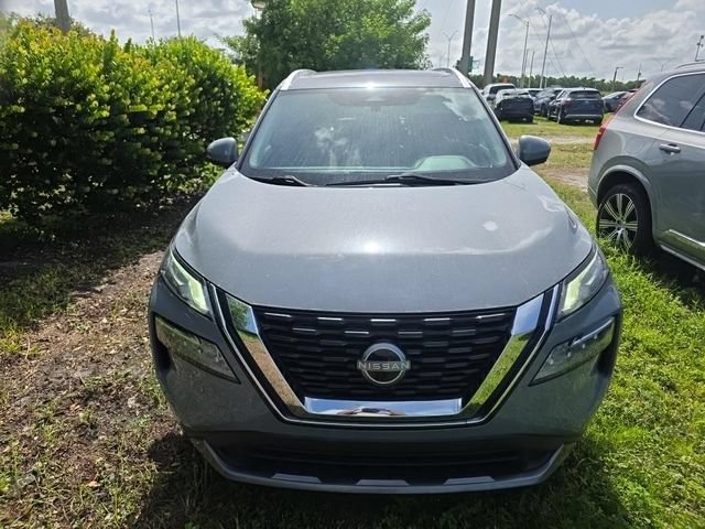Used 2023 Nissan Rogue SL w/ SL Premium Package FWD image 2