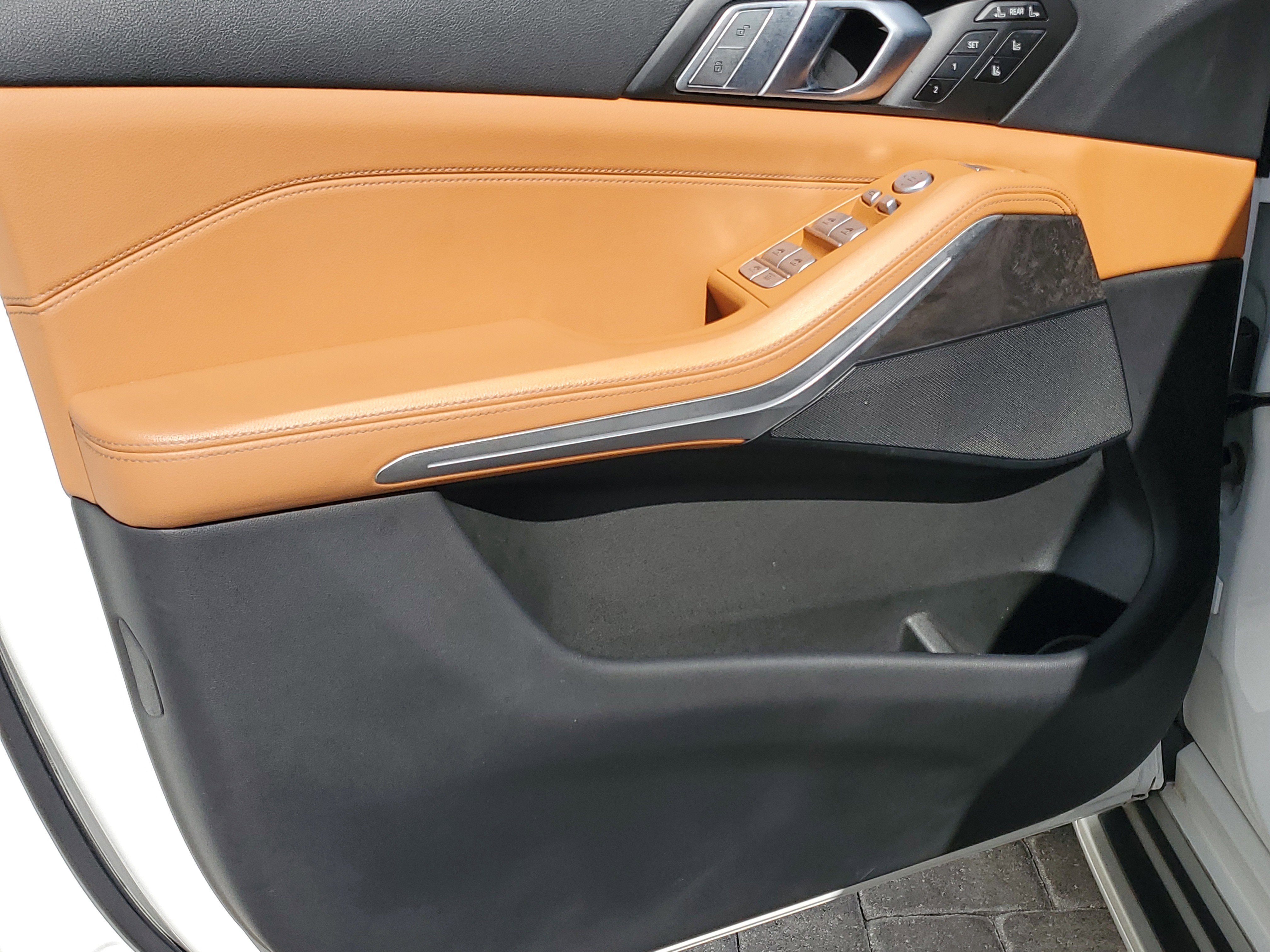 Used 2022 BMW X7 xDrive40i w/ Premium Package image 17